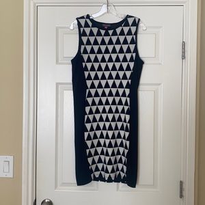 Vince Camuto black/white geometric print dress. Size M. Excellent condition!